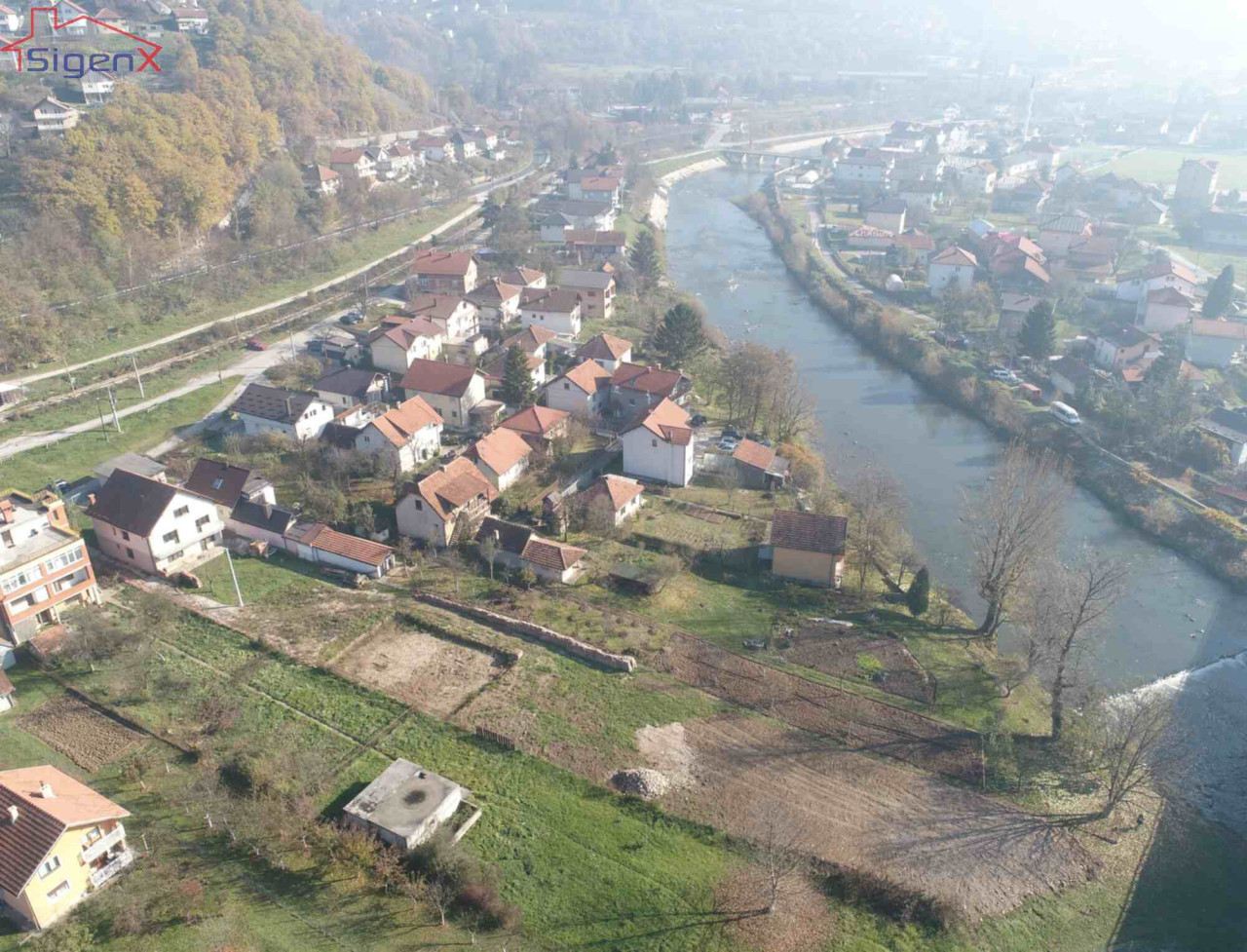 Zemljište uz rijeku/1554m2/Semizovac/ucrtan objekat/Vogošća