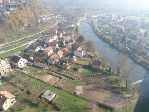 Zemljište uz rijeku/1554m2/Semizovac/ucrtan objekat/Vogošća