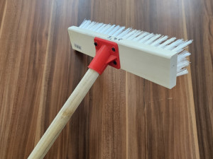 RIBAĆA DRVENA ČETKA VELIKA NA DRVENOM ŠTAPU