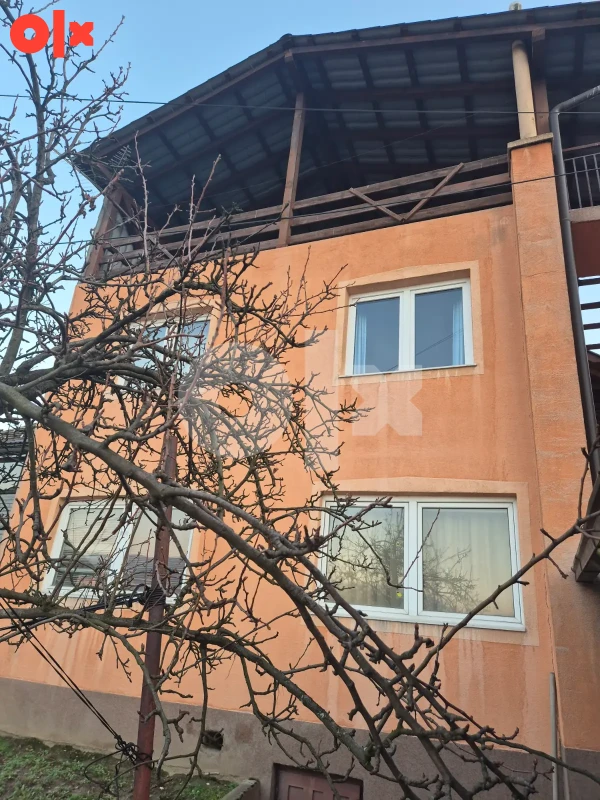 Kuća Sarajevo sa 2 3sobna stana+garaza+dvoriste+terasa+potkrovlje photo 5