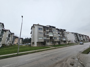 Stan Istočno Sarajevo Lukavica 91 m2 300 metara od SIPE i ETF-a