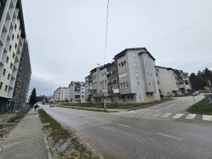 Stan Istočno Sarajevo Lukavica 91 + 50 m2 izmedju SIPE i ETF-a photo 3