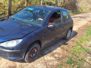 PEUGEOT 206 BENZIN U DIJELOVIMA