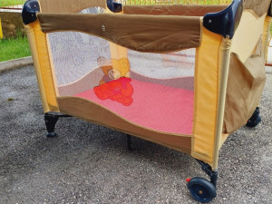 KREVETIC ZA BEBE  putni KREVETAC  BABY  MEDO BRUUUNDO