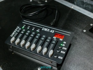 DMX 512 mini mikseta 48 kanala na baterije