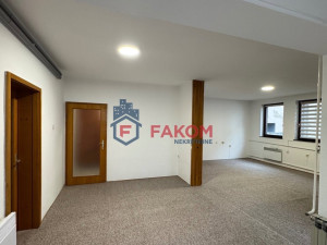 We are renting commercial space in the Center photo 4