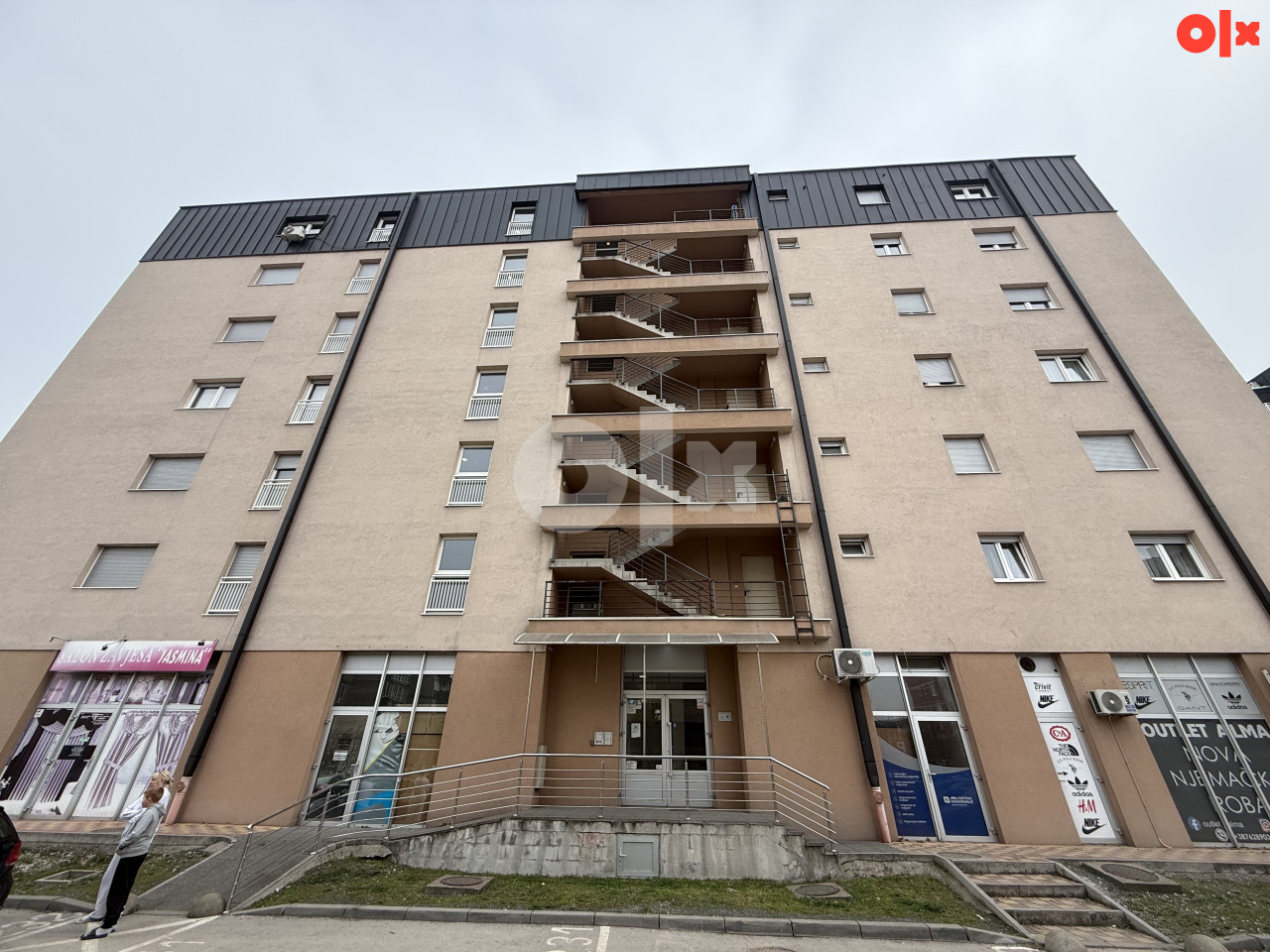 Trosoban stan - 97 m2 - top lokacija 3