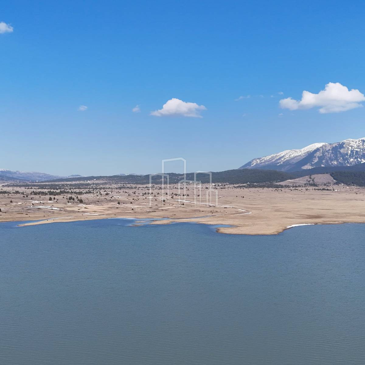 Blidinje Risovac vikendica na placu od 500m2 površina 160m2 20