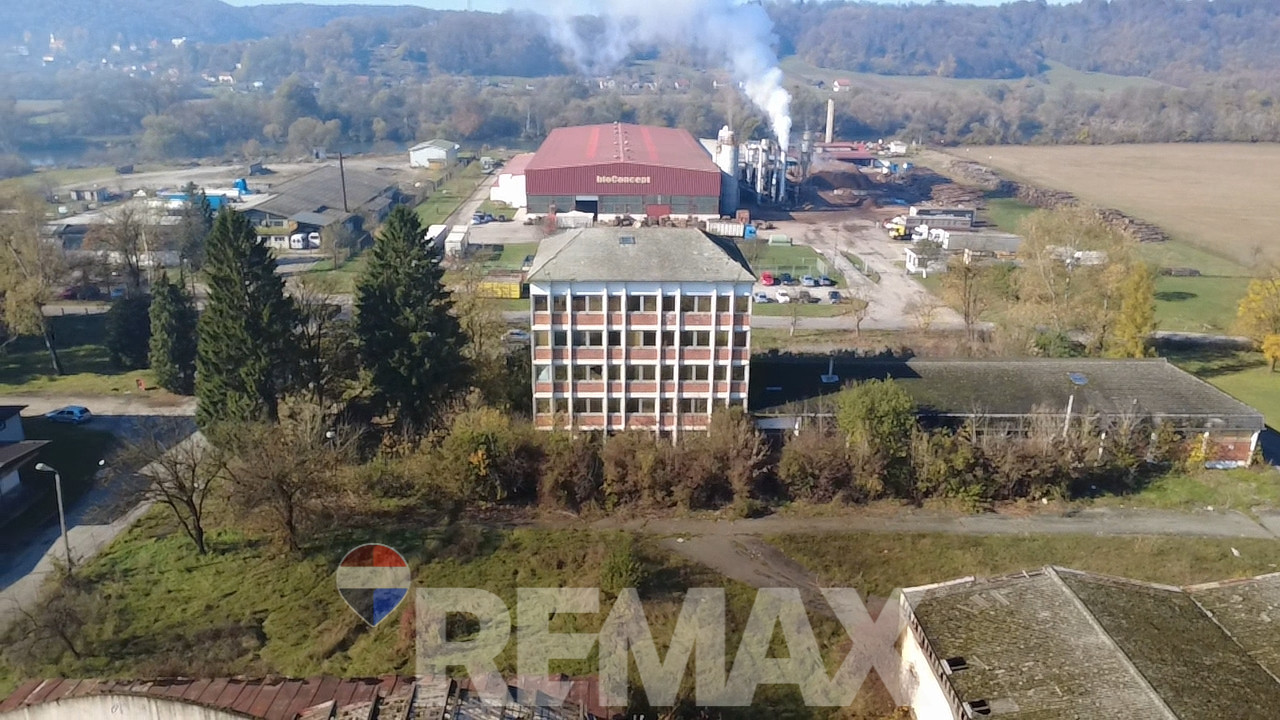 Poslovni objekat 1500m2 | Veliki parking | Novi Grad 3