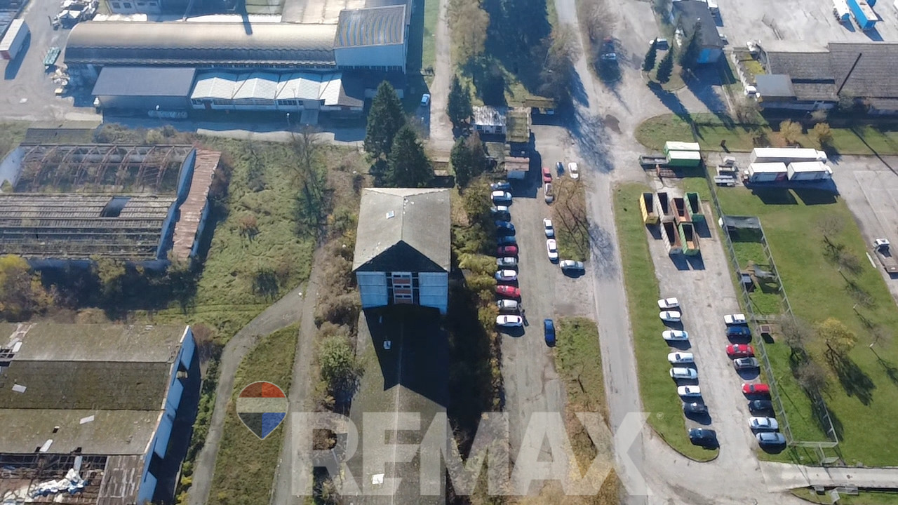 Poslovni objekat 1500m2 | Veliki parking | Novi Grad 4