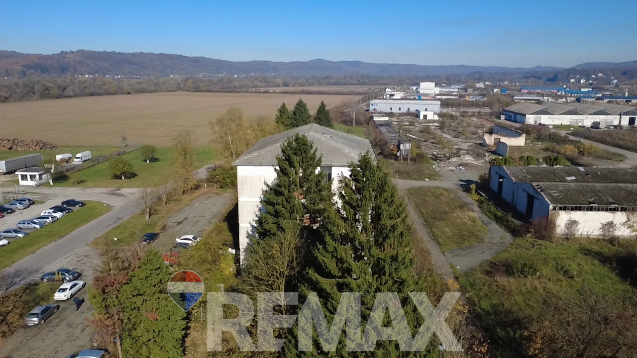 Poslovni objekat 1500m2 | Veliki parking | Novi Grad 23