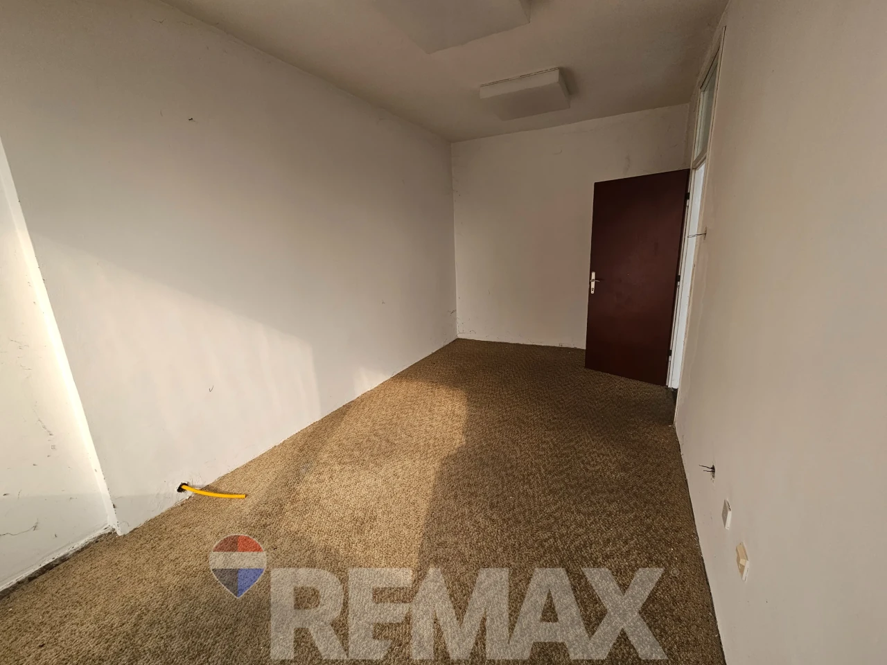 Poslovni objekat 1500m2 | Veliki parking | Novi Grad 16