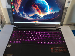 GIGABYTE AORUS 15P i7 RTX 3070 32GB 240Hz GARANCIJA