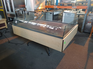 RASHLADNA VITRINA ALPIQ