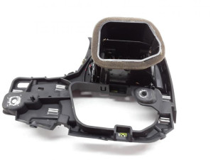 8W1820901 RESETKA VENTILACIJE  AUDI A4 8W 9L 2015-