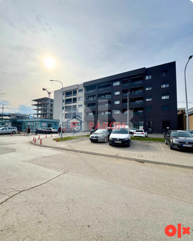 Iznajmljuje se poslovni prostor open space 185m2, naselje Borik