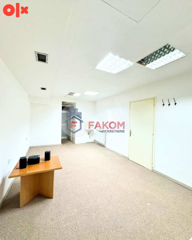 Na prodaju poslovni prostor 138m2, naselje Čaire 2