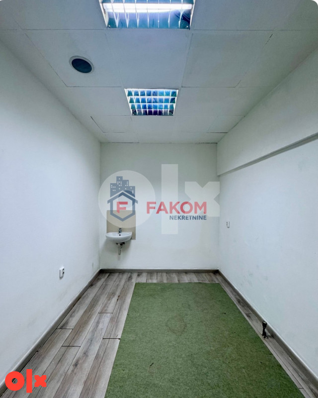 Na prodaju poslovni prostor 138m2, naselje Čaire 3