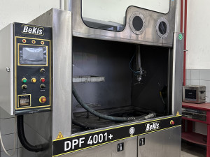 Uredjaj za ciscenje DPF i katalizatora