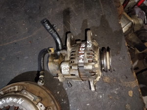 Pajero 2.5  altenator,alnaser,turbina kvacilo micubisi pajero