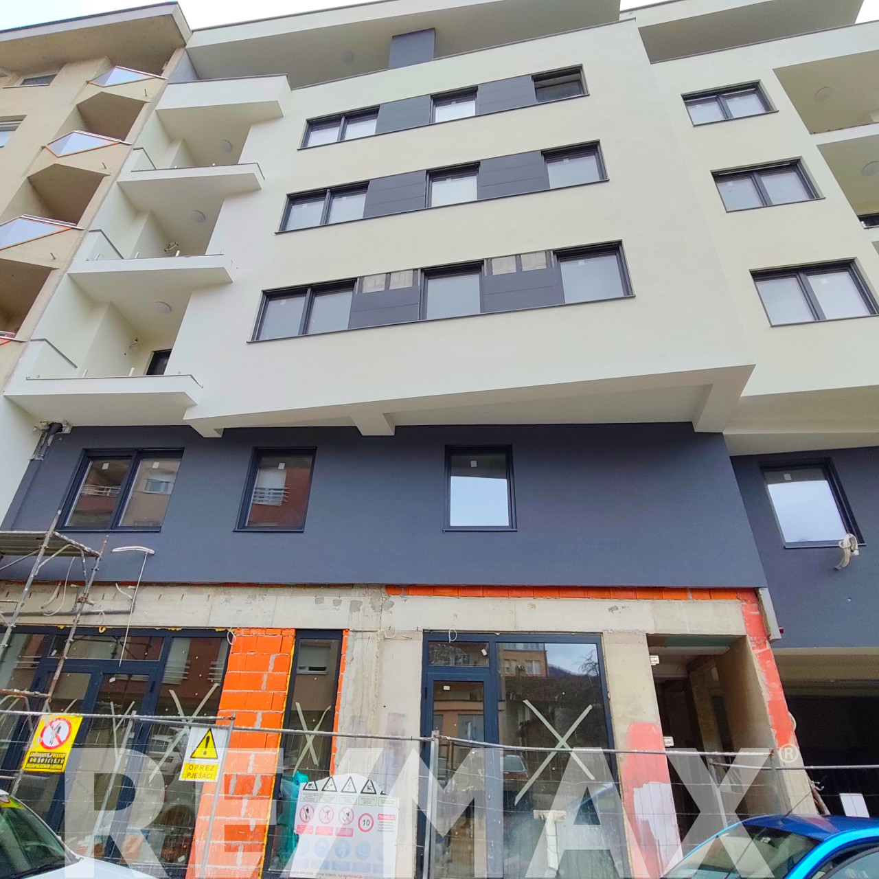 NOVOGRADNJA- poslovni prostor-STROGI CENTAR 71m2