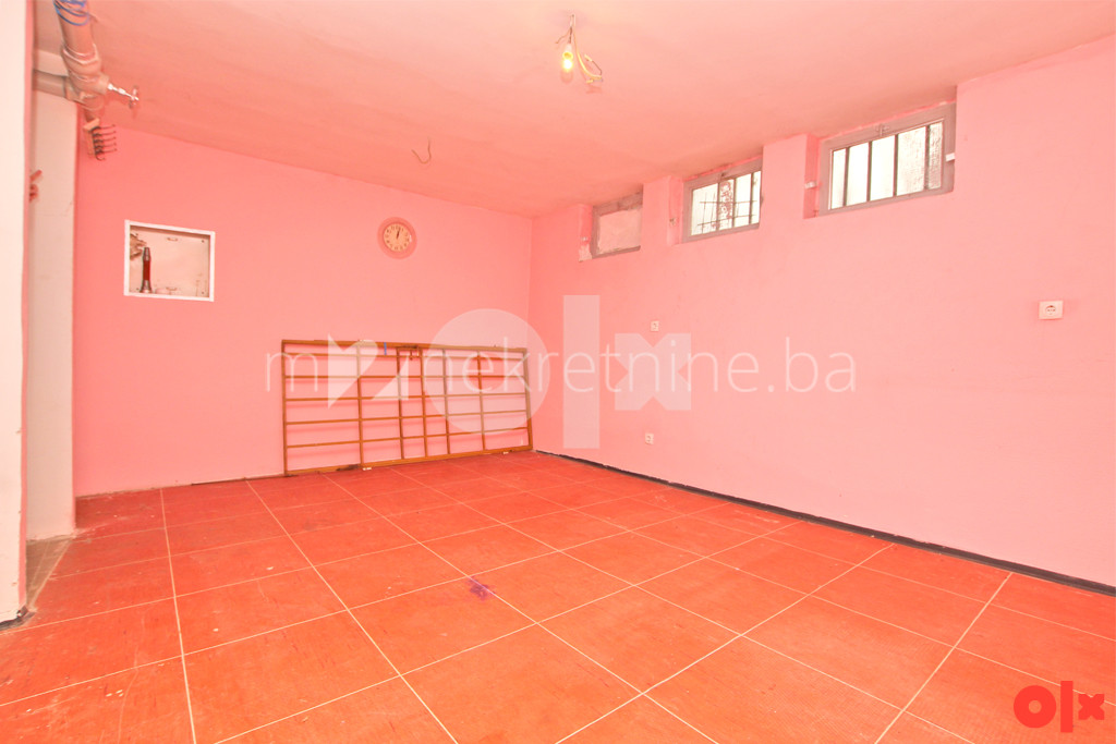 m2: Dobrinja / ostava / garsonjera u suterenu 24 m2 2