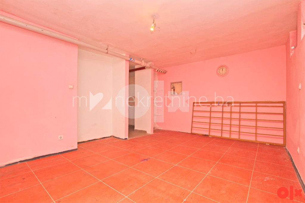 m2: Dobrinja / ostava / garsonjera u suterenu 24 m2 3