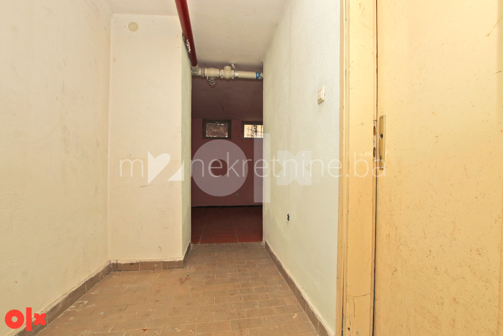 m2: Dobrinja / ostava / garsonjera u suterenu 24 m2 6