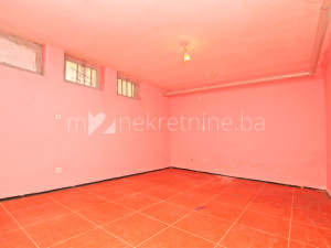 m2: Dobrinja / ostava / garsonjera u suterenu 24 m2