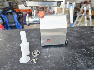 INDUSTRIJSKA MASINA ZA MESO 12 900W GERMANY