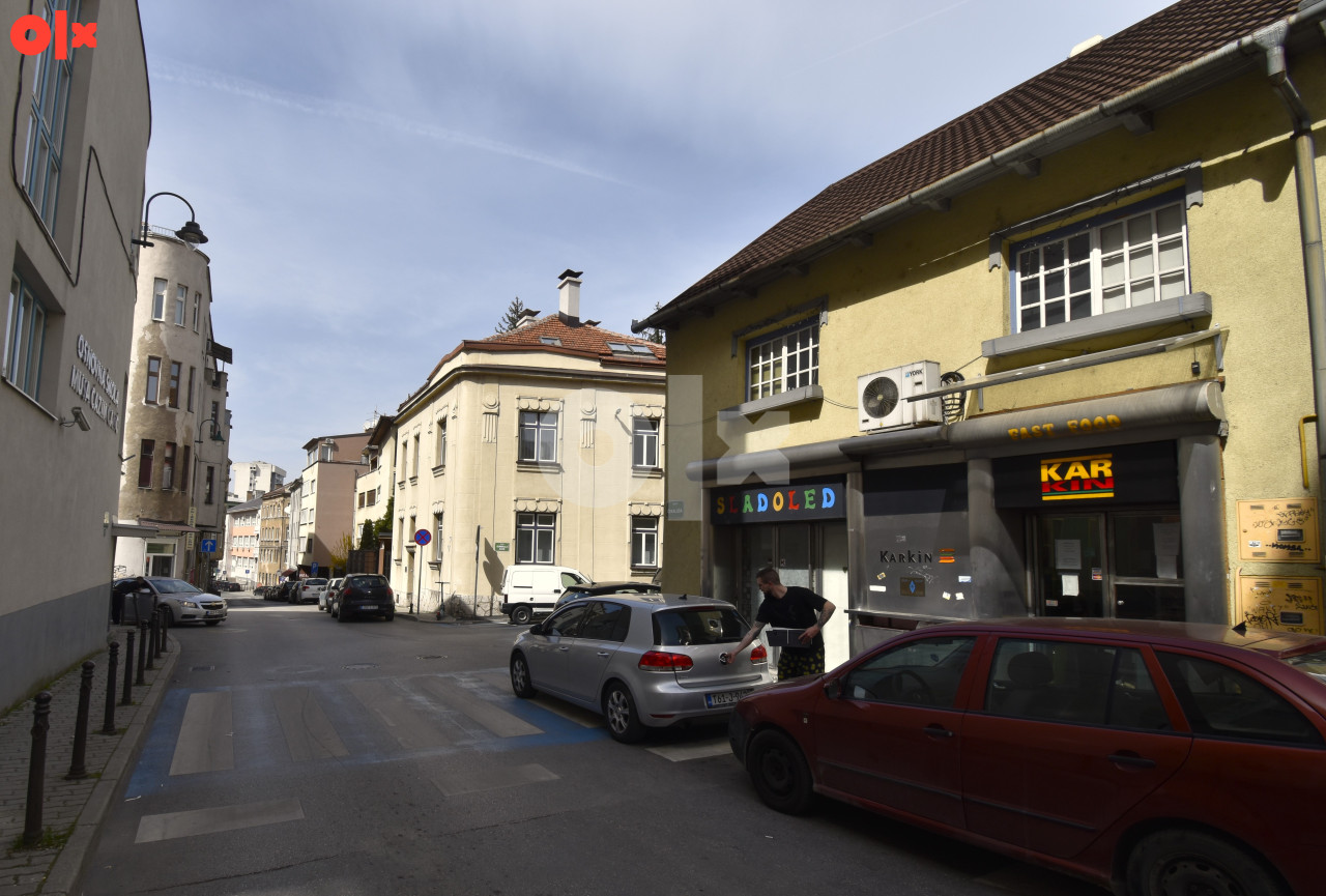 Trosoban stan - Centar