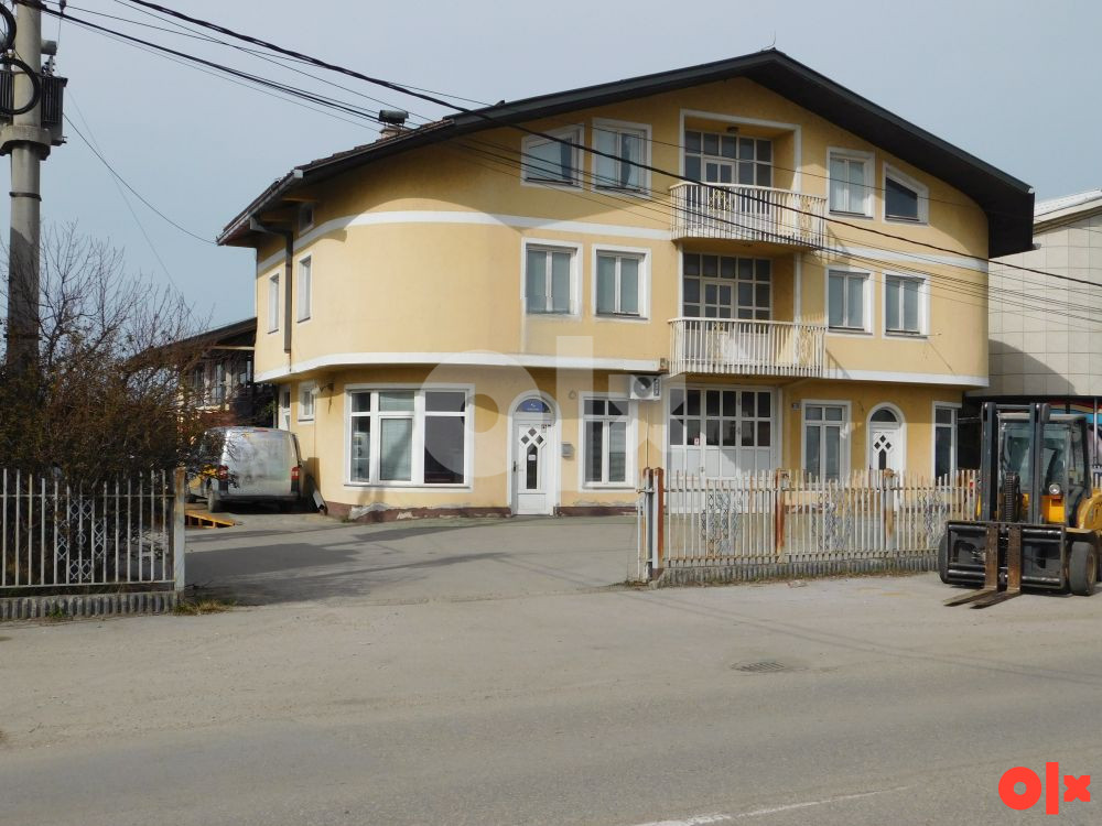 Stambeno-poslovni objekat cca 1100m2, plac 1545m2 - TRN