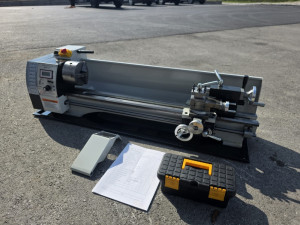 TOKARSKI STROJ WM210V