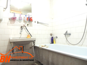 Dvosoban stan  59 m2 Slatina Tuzla photo 3