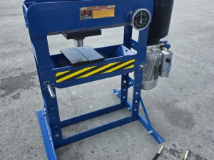 PRESA HIDRAULICNA MOTORNA ELEKTRICNA 15T