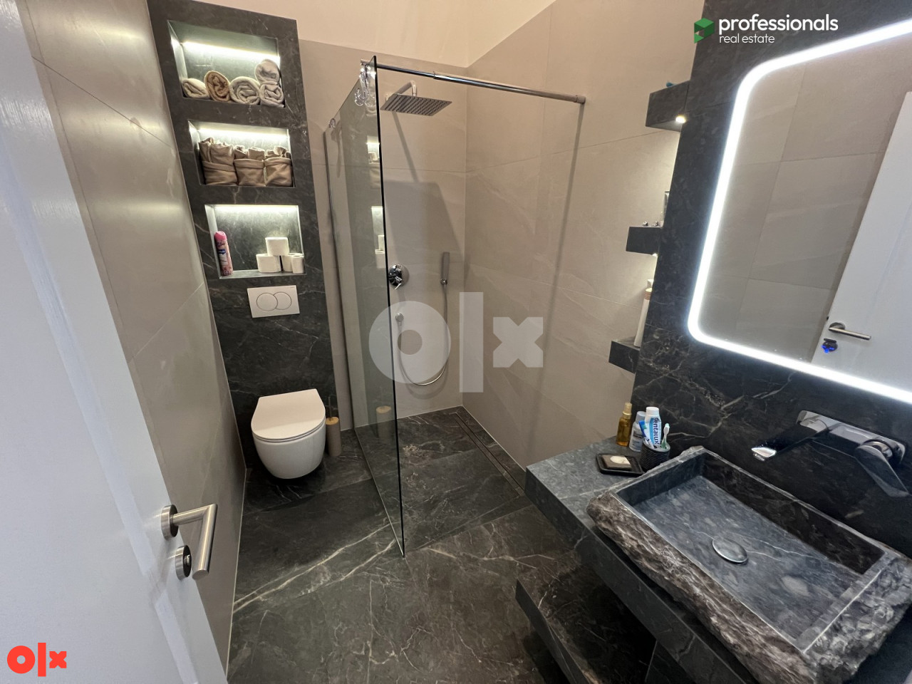 Renoviran stan Sarajevo - Centar 84 m2 11