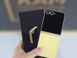 Samsung Galaxy Z Flip 6 256/12 Garancija 12 Mjeseci