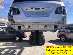 Vezni lim NAZAD Mercedes B klasa w246	2013