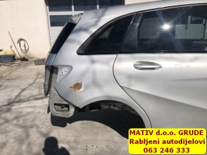 Zadnji bok STRANICA DESNI Mercedes B klasa w246 2013