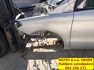 Blatobran LIJEVI Mercedes B klasa w246 2013