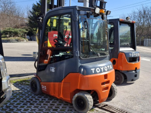 VILJUŠKARI viljuškar elektro Toyota 1,6 t - TOP STANJE