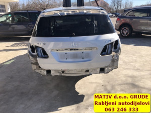 HAUBA ZADNJA Mercedes B klasa w246 2013