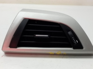 920535507 RESETKA VENTILACIJE  BMW 1 F20 / F21  2011-