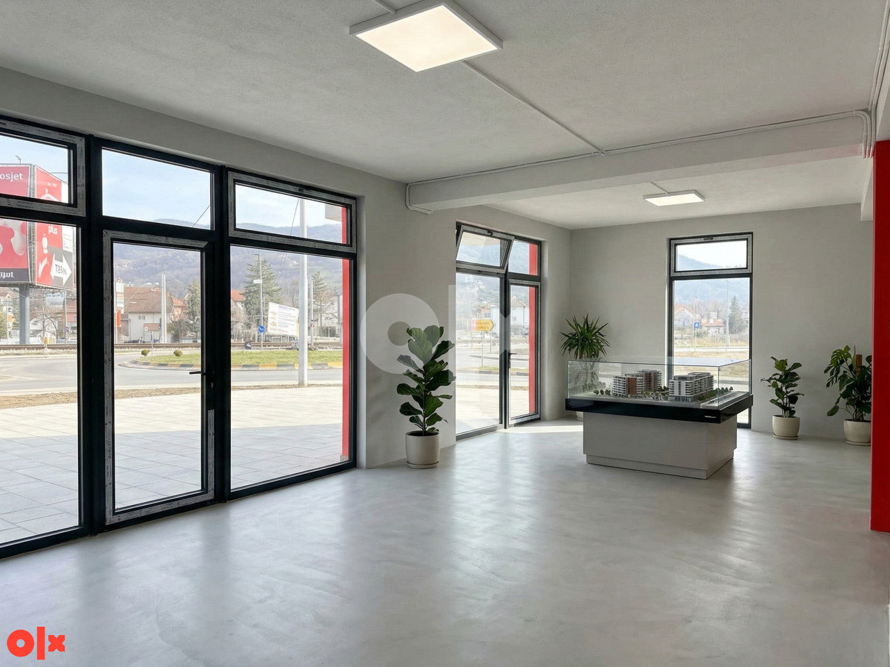 Ekskluzivni poslovni prostor na  kružnom toku VOGOŠĆA 82 m2 4