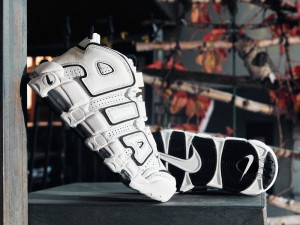 NIKE UPTEMPO SUMMIT ORIGINAL