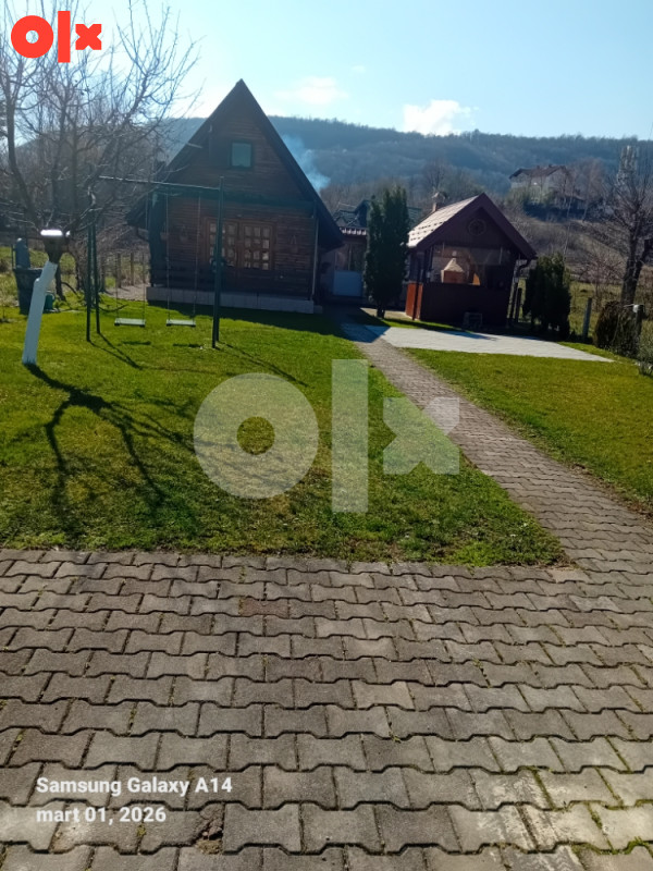 Prodaje se vikendica