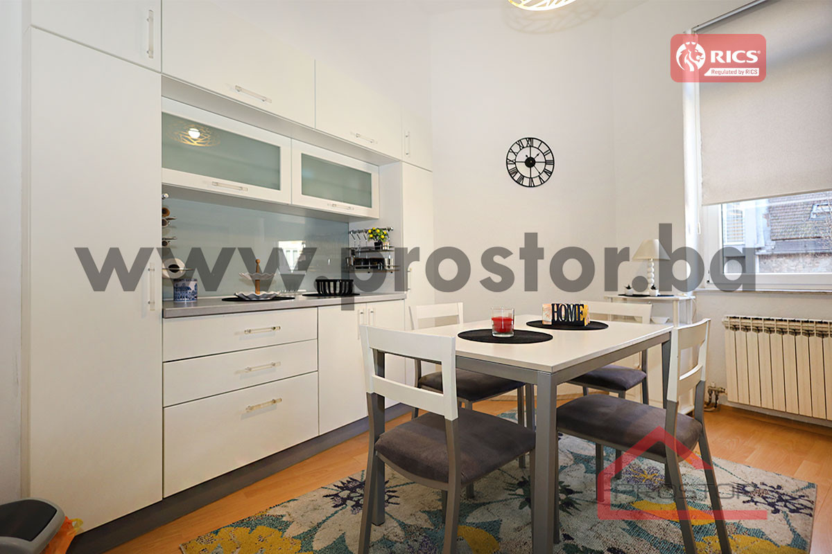 PROSTOR izdaje: Trosoban stan, Marijin Dvor 9