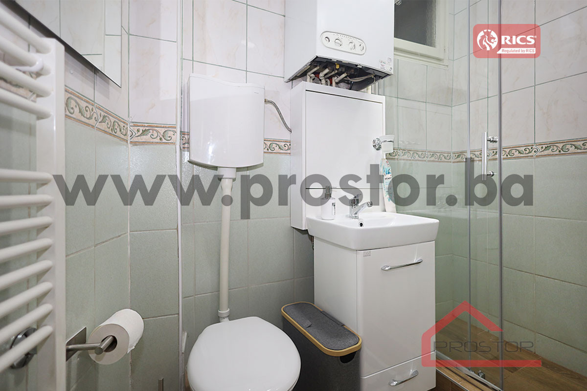 PROSTOR izdaje: Trosoban stan, Marijin Dvor 11