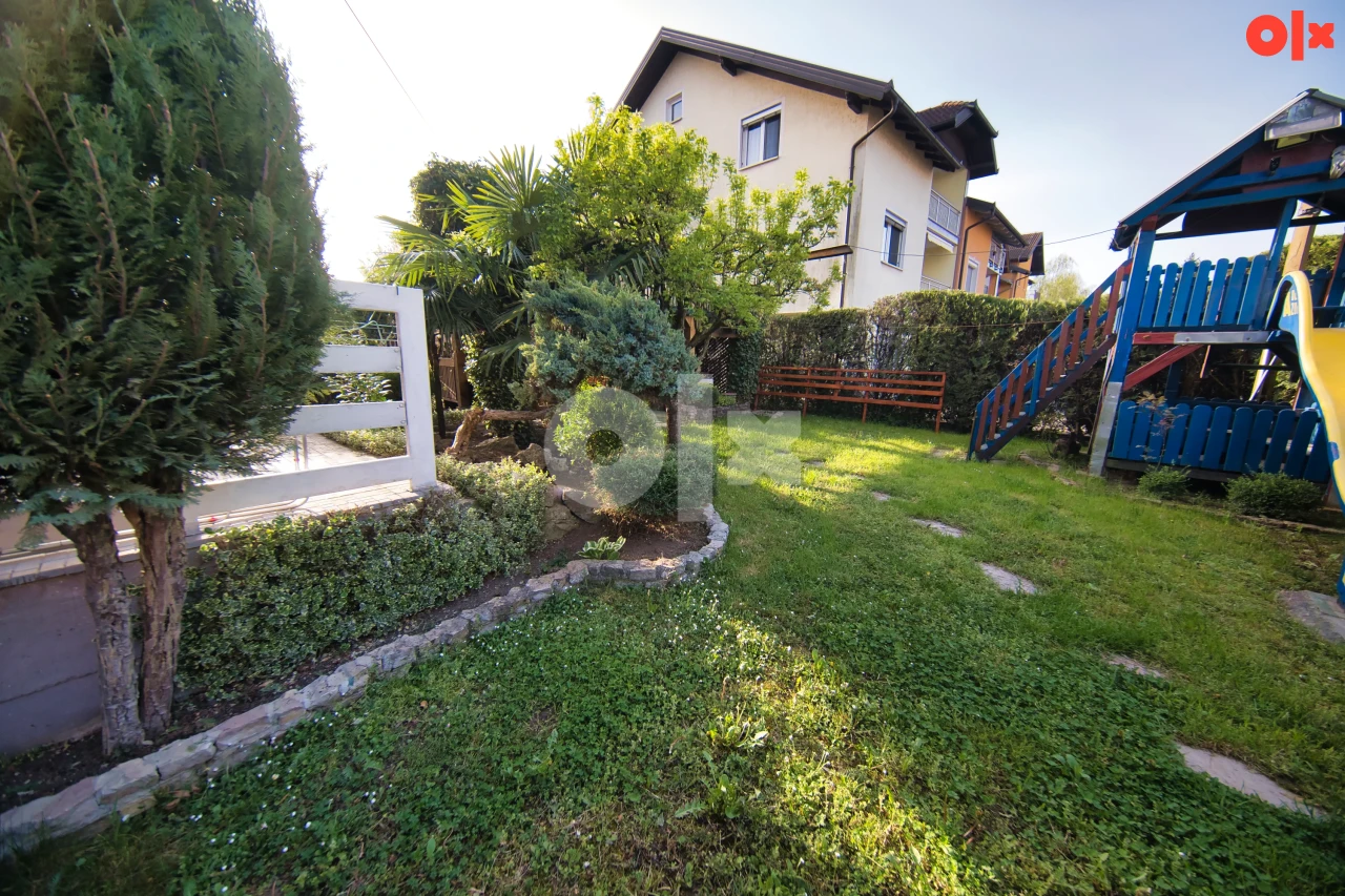 Kuća u centru Sanski Most 270m2 12
