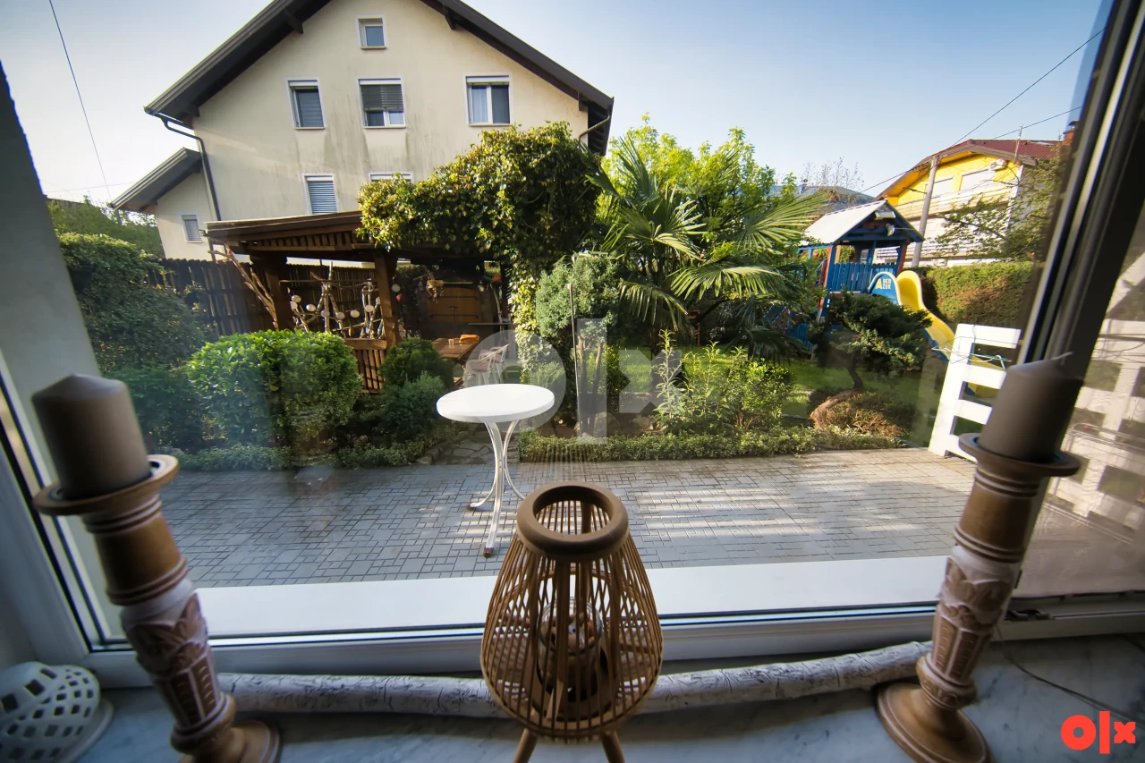 Kuća u centru Sanski Most 270m2 22